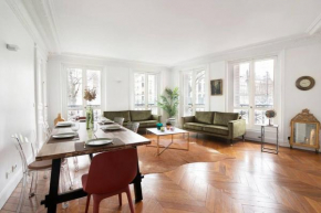Magnificent apt in Paris near Champs Elysées-8 ppl